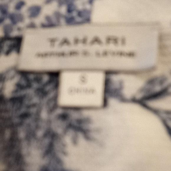 Tahari Floral Country Toile Sleeveless Blouse - Picture 15 of 16